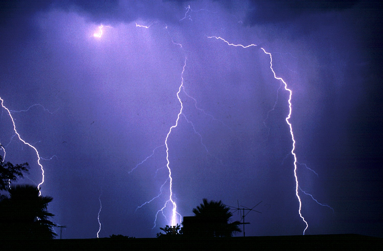 Lightning bolt